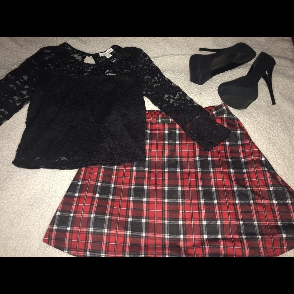 Black Lace Crop Top
